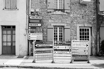 bewegwijzering, Frankrijk, frans straatje, france, de Drome van M. B. fotografie