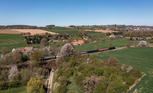 Dronefoto van het Miljoenenlijntje bij Bulkem Simpelveld