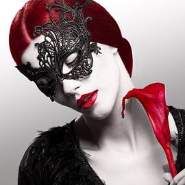 Blume und Blut von Ivan Tonov