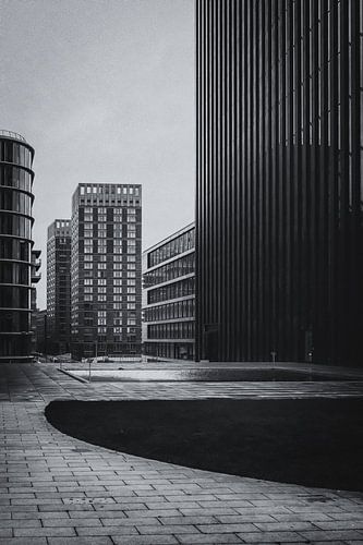 Zwischen Hochhäuser