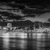 Hamburg Skyline , limited Edition in schwarz weiß von Manfred Voss, Schwarz-weiss Fotografie