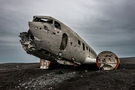 Douglas Dakota na de noodlanding von Gerry van Roosmalen