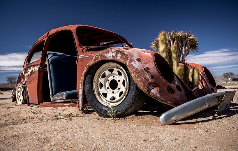 Ein Autowrack in der Namib-Wüste (Namibia). von Claudio Duarte