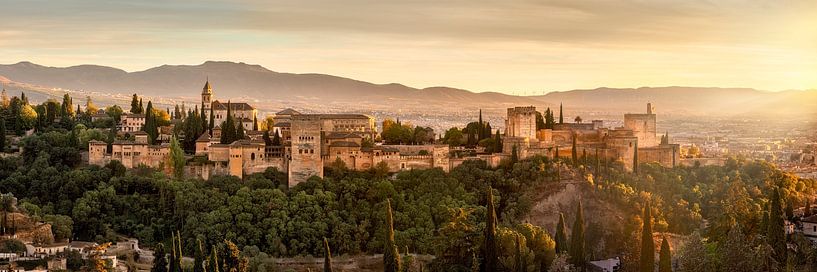 The Alhambra in Granada in the sunlight by Voss photography