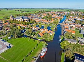 Luchtfoto van het historische stadje Workum in Friesland Nederland van Eye on You