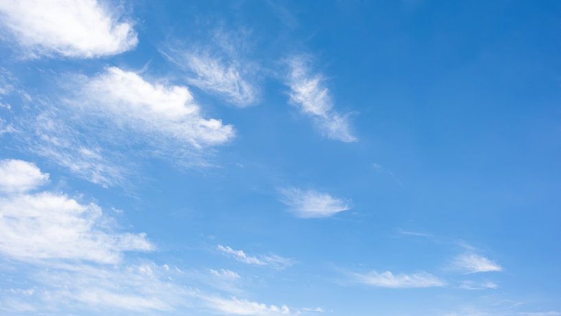 Blauer Himmel mit Wolken von Günter Albers