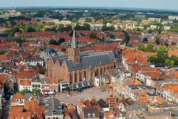 Vue pittoresque d'Amersfoort : l'église Saint-Georges et la place Hof