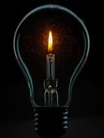 Lumière d'une ampoule ou lumière d'une bougie ?
