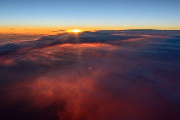 Glühende Wolken von Denis Feiner