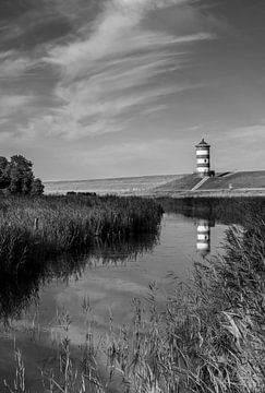 Phare de Pilsum en Allemagne en noir et blanc sur Marga Vroom