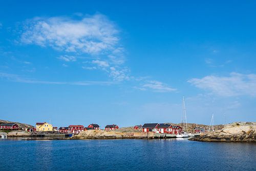 Haven op de weereilanden voor de stad Fjällbacka