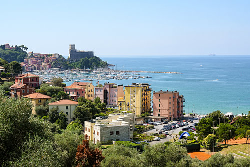 Lerici mit Hafen und Schloss, ein malerisches Dorf in Ligurien, Provinz La Spezia und Teil der itali
