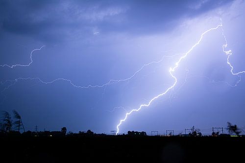 Een felle onweersbui tussen Zwolle en Nieuwleusen