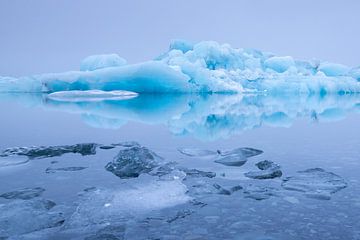 Gletsjer meer in IJsland van PeetMagneet