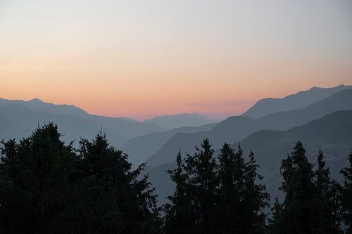 Coucher de soleil à Courchevel, France.