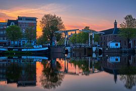 Blick auf die Walter-Süskind-Brücke in Amsterdam, 2019 von Amsterdam.Photos