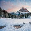 Lago Antorno und 3 Zinnen bei Sonnenaufgang im Winter von t.ART