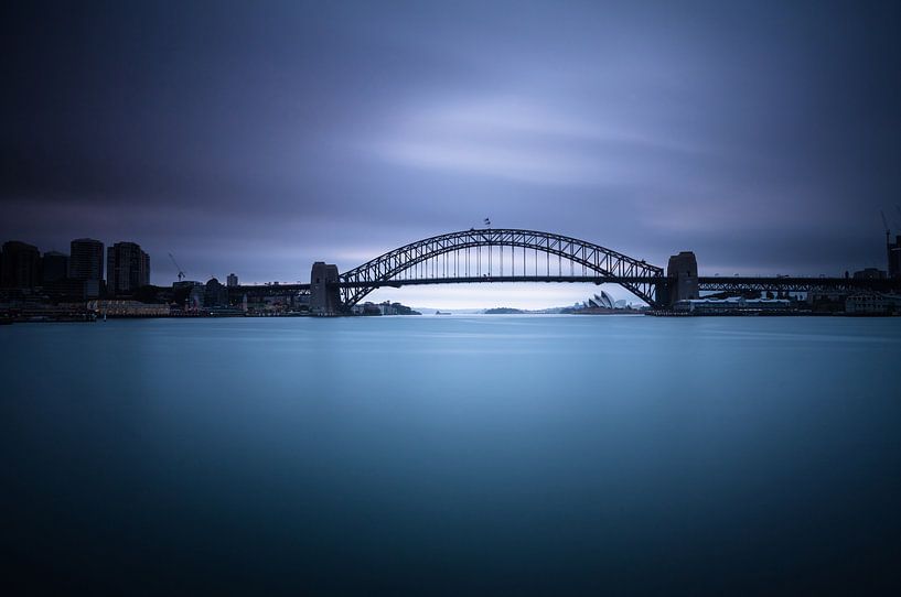 SYDNEY Harbour Bridge - dunkelblau - von Jiri Viehmann