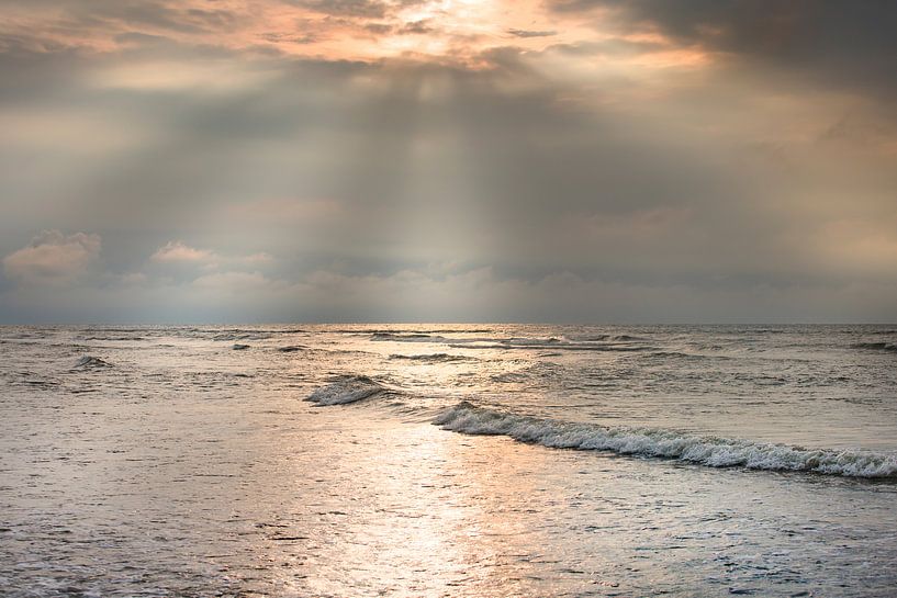 Sonnenlicht über der Nordsee von Evert Jan Kip