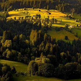 Blick auf den Sonnberg, Brixen im Thale, Österreich von Jacky Keeris