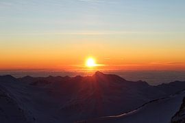 Sonnenaufgang in den Schweizer Alpen von Willemien Reddingius