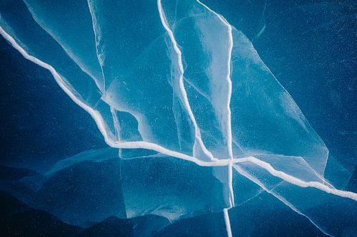 Patterns in a frozen lake at Poolepynten