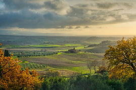 Casale Marittimo: boerderij op het platteland met uitzicht op de zonsondergang in Toscane