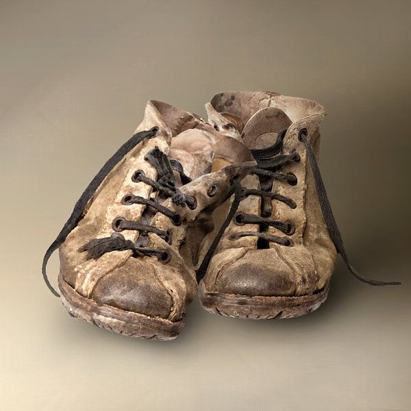 Old shoes by Erwin Bak