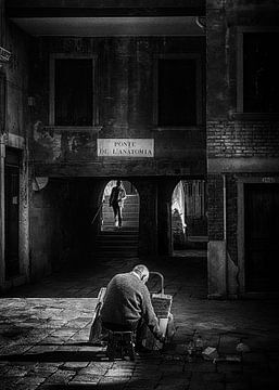 Painter in Venice by Frank Andree