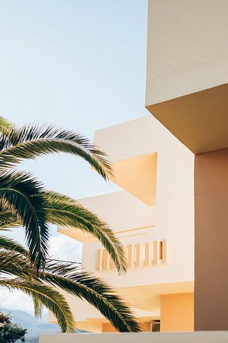 Het gele hotel in de bergen op Kreta, Griekenland