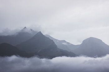 Bergen in de wolken