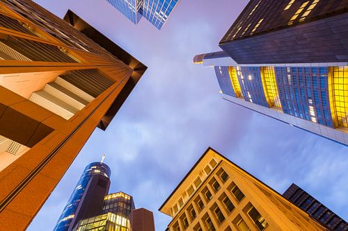 Quartier bancaire de Francfort la nuit sur Werner Dieterich