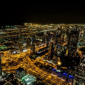 Dubai by night by Dennis van Berkel