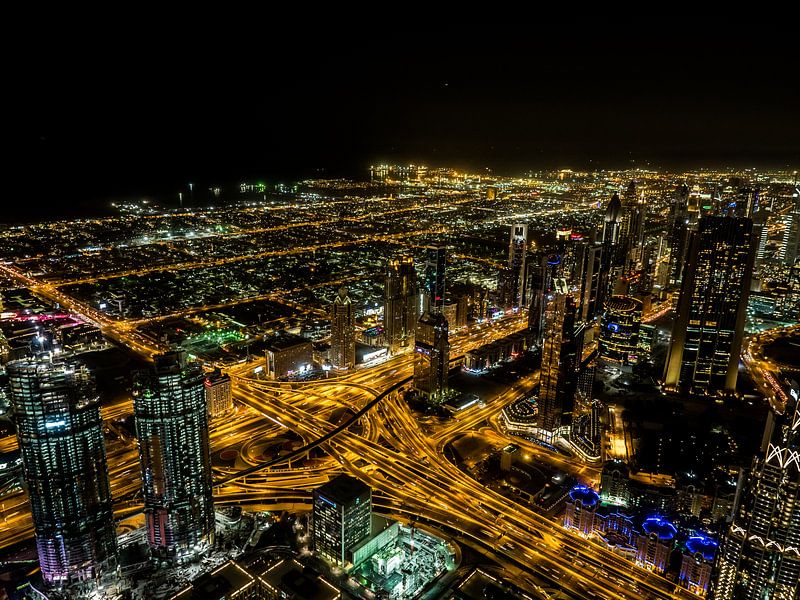 Dubai by night von Dennis van Berkel