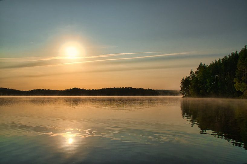 Lever de soleil sur un lac en Suède, à l'aube par Martin Köbsch