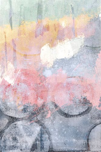 Moderne abstracte kunst in zacht pastelroze, blauw, geel en groen.
