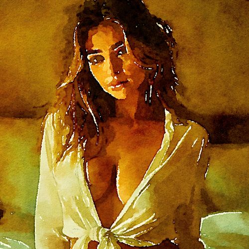 Sexy vrouw kijkt zwoel in de lens