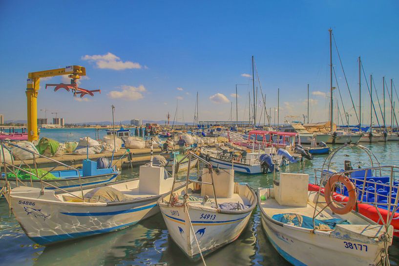 At the port of Akko von Omri Raviv