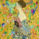 Dame à l'éventail, Gustav Klimt (or, rehaussé numériquement) par Des maîtres magistraux Aperçu
