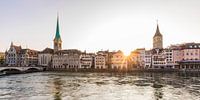 Zonsondergang boven de oude stad van Zürich van Werner Dieterich thumbnail