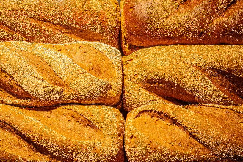 Vers gebakken brood uit de oven. van Jan van Dasler