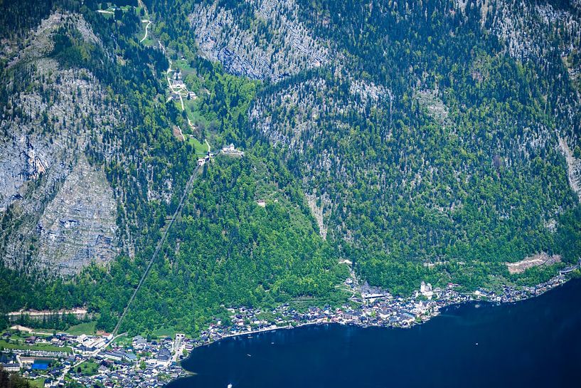 Uitzicht op Hallstatt vanaf het Dachstein-gebergte van Andreas Völkel