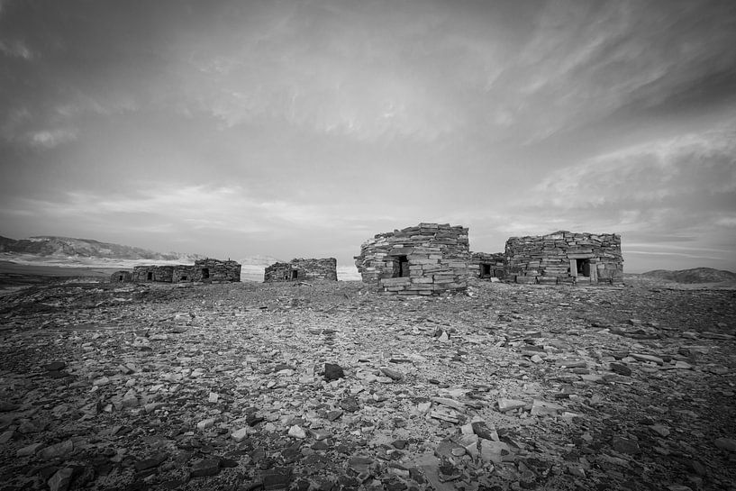 De bouwwerken van Nawamis in de Sinaï Woestijn in Egypte van Marjan Schmit Visser