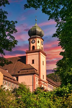 Het benedictijnenklooster St. Trudpert in het Münsterdal in het Zwarte Woud van Photo Art Thomas Klee