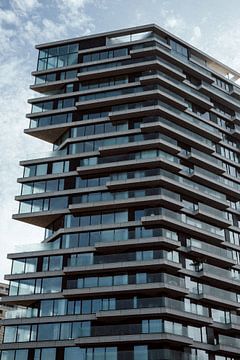 Een gebouw in de ochtend | Amsterdam | Nederland Reisfotografie van Dohi Media
