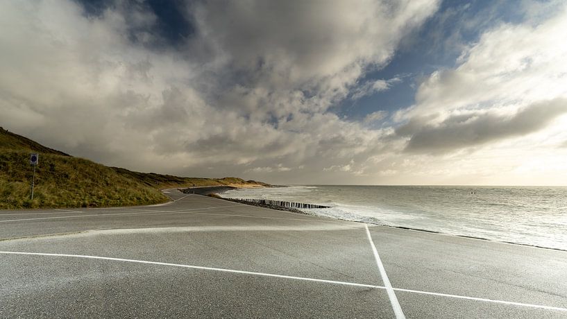 Zeeland coast near Westkappelle by Henri van Avezaath