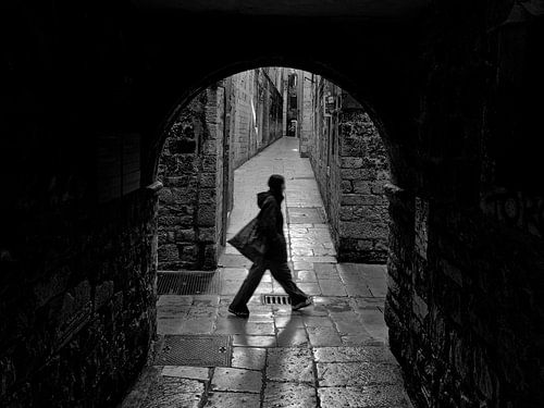 Passing triangles. by Ruud Otter