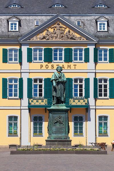 Monument Beethoven et bureau de poste principal, ancien palais Fürstenberg sur la Münsterplatz, Bonn par Torsten Krüger