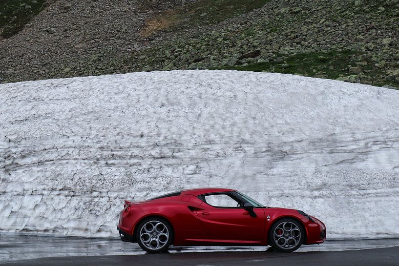 Alfa Romeo 4C in the snow by The Wandering Piston