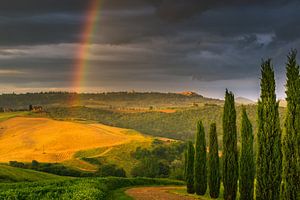 Regenbogen über Pienza, Toskana, Italien von Henk Meijer Photography